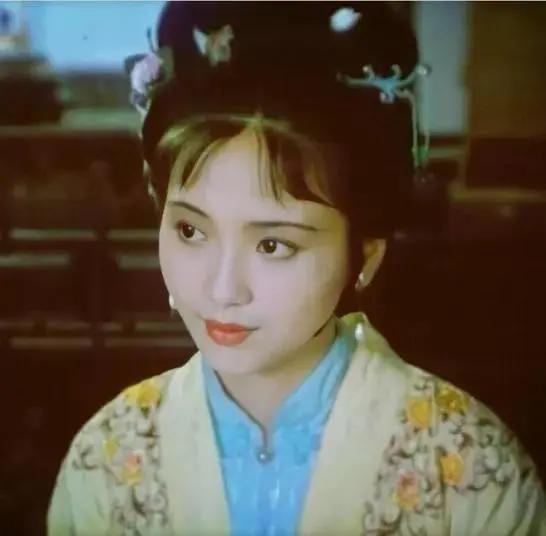 为爱守寡13年 从江南第一美人到母亲专业户 她的美从不败岁月