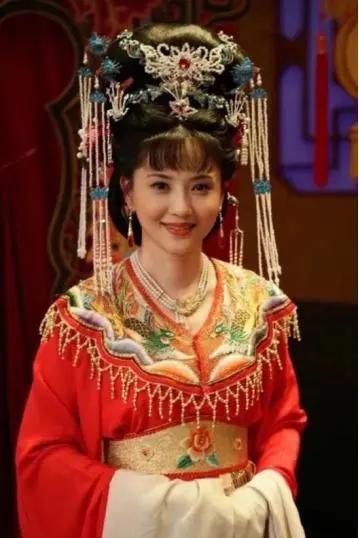 为爱守寡13年 从江南第一美人到母亲专业户 她的美从不败岁月