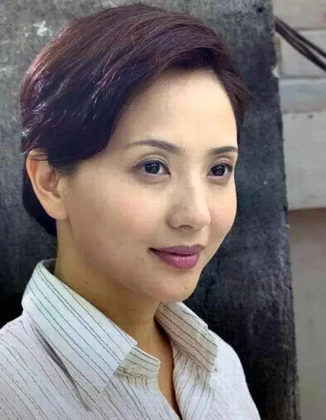 为爱守寡13年 从江南第一美人到母亲专业户 她的美从不败岁月