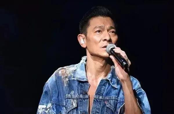刘德华将迎来59岁生日 连线全球粉丝同欢 宠粉一直是模范