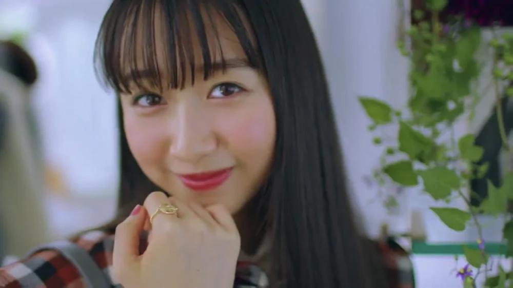 木村拓哉19岁长女心美登光希出道杂志 演奏自作曲展才华 摆拍功力显青涩
