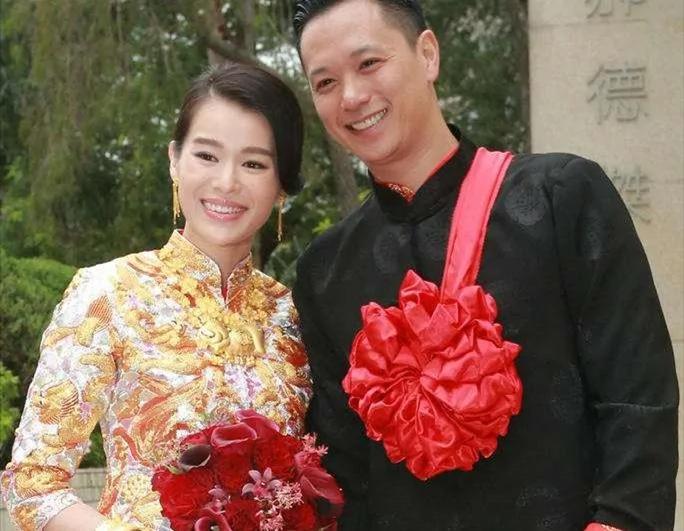 40岁胡杏儿罕谈过往情史 坦言曾遭遇前任背叛 身心都受到伤害