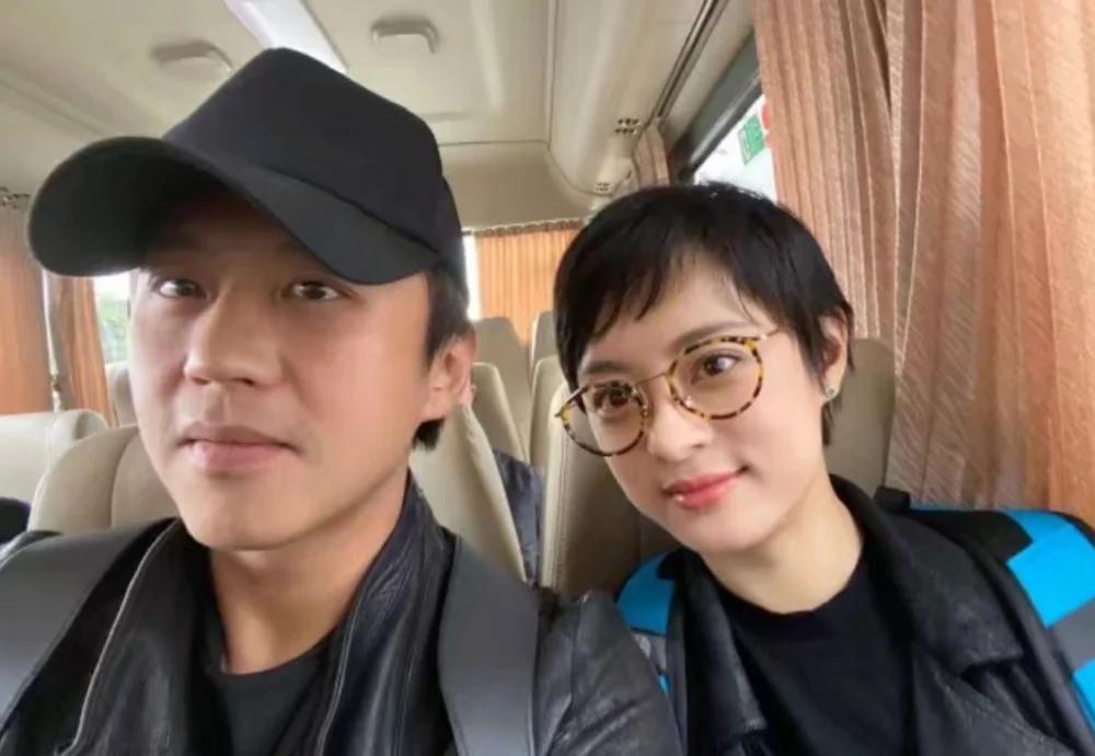 邓超携等等小花为孙俪庆生 一家四口温馨和睦 力破婚变传闻