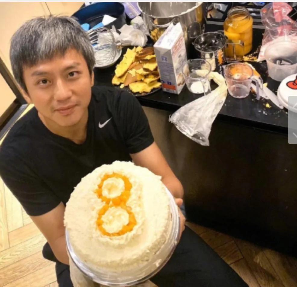 邓超携等等小花为孙俪庆生 一家四口温馨和睦 力破婚变传闻