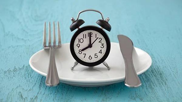 研究:間歇性斷食不影響生理時鐘卻改善健康 1 研究:間歇性斷食不影響生理時鐘卻改善健康