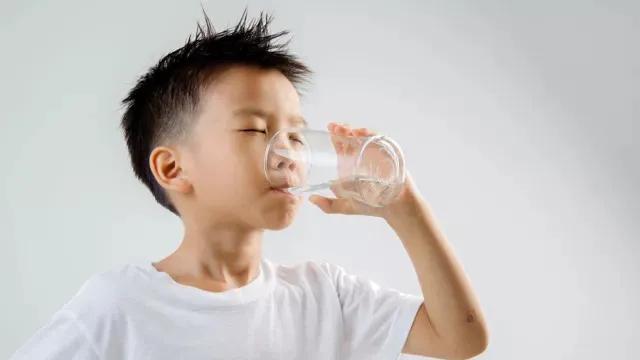 很多人都不會正確喝水 想離病床遠點 喝到這個程度就夠了 1 很多人都不會正確喝水 想離病床遠點 喝到這個程度就夠了