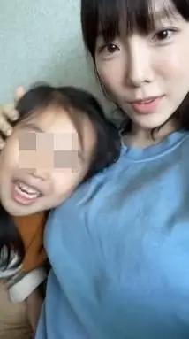 泰妍过中秋被6岁表妹逼疯眼神死 网友:仿佛看到自己