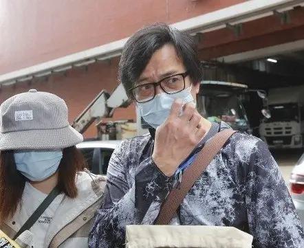 母亲离世后黄芷晴首晒父女合照 黄日华罕露笑容消瘦不少