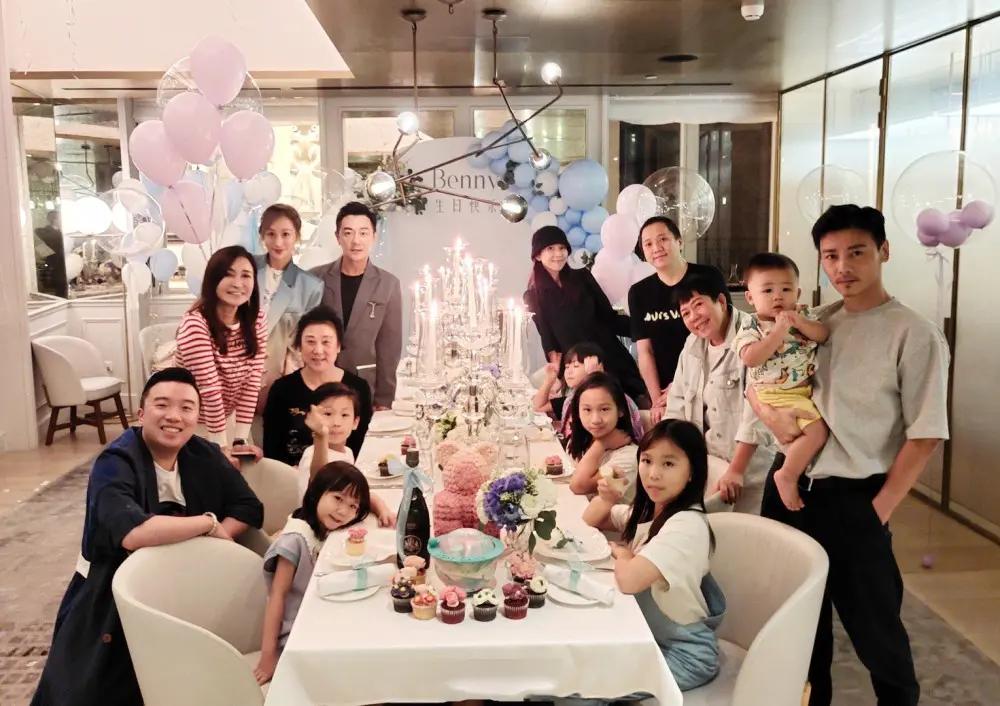 陈浩民生日派对超温馨 与蒋丽莎恩爱热吻 蔡少芬张晋全家送惊喜