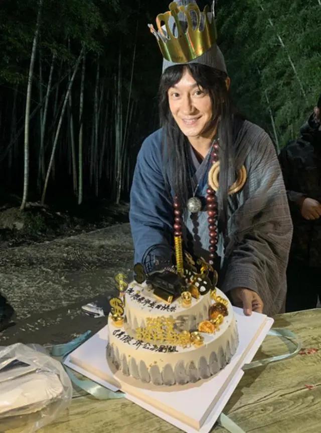 陈浩民生日派对超温馨 与蒋丽莎恩爱热吻 蔡少芬张晋全家送惊喜