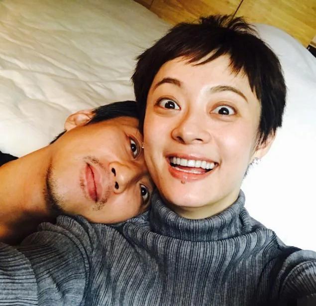 孙俪吐槽邓超“祸害”自己的物品 超哥戴着老婆帽子耍帅超幼稚