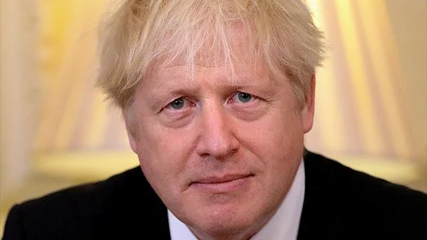 英國計劃收緊防疫措施，預計首相詹森周一（12日）向國會公布在英格蘭引入三級制。（路透社資料圖片）