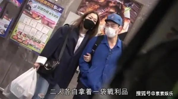 许志安陪郑秀文购物 爱犬离世后夫妻共度难关 越来越恩爱了