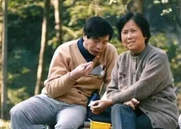 杨洁的爱情:与周传基结束10年婚姻 嫁小14岁王崇秋相伴一生