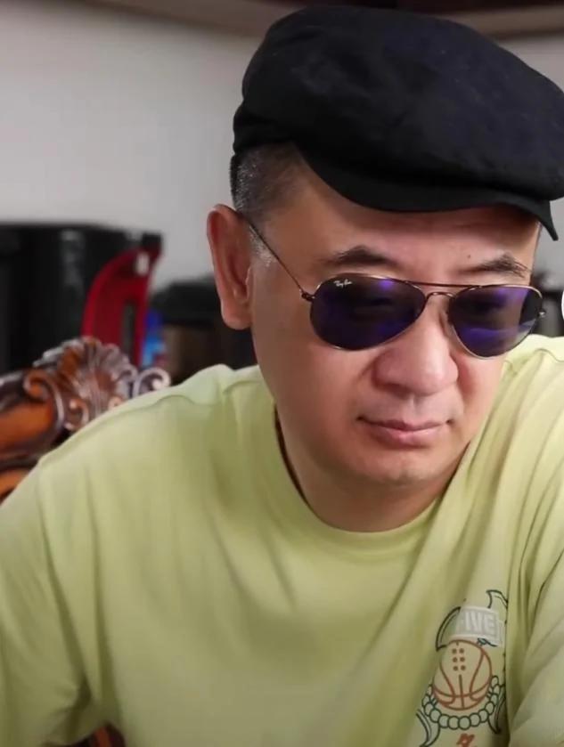 黄海波晒段子过戏瘾 已6年无戏可拍 搭戏对象只有一只猫?