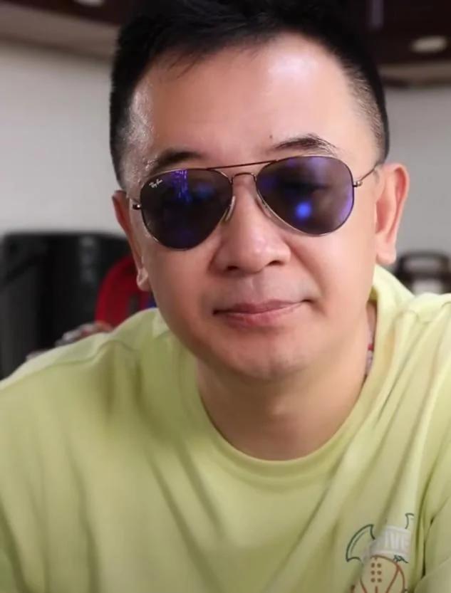黄海波晒段子过戏瘾 已6年无戏可拍 搭戏对象只有一只猫?