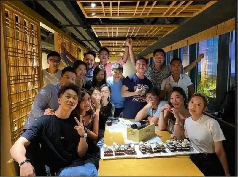 徐濠萦约刘鸣炜登山 冯盈盈与郑衍峰罕同框 强大“山友”圈曝光