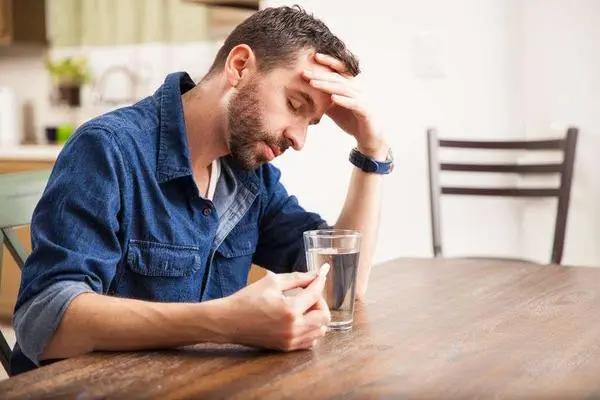 男人進入45歲 喝水時多加點3種食材 腎臟或許會很「感謝」你