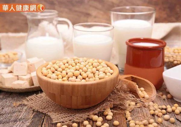 女性肺癌是荷尔蒙失调惹祸?多吃豆浆、豆腐能预防?专家解答