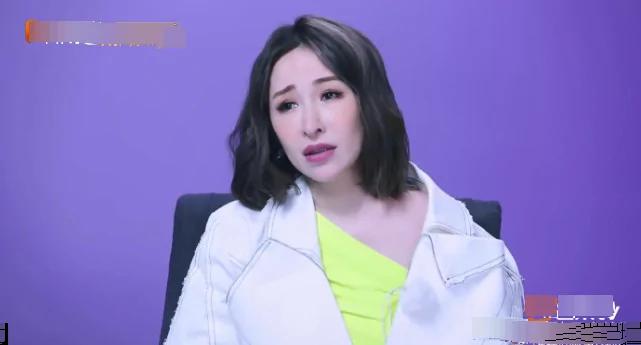 萧亚轩爱错人?情感大V微表情分析:她渴望爱 而黄皓没多少爱