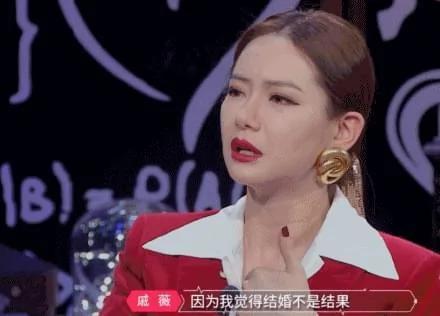 李承铉为戚薇庆生 夫妻俩甜蜜对视晒幸福