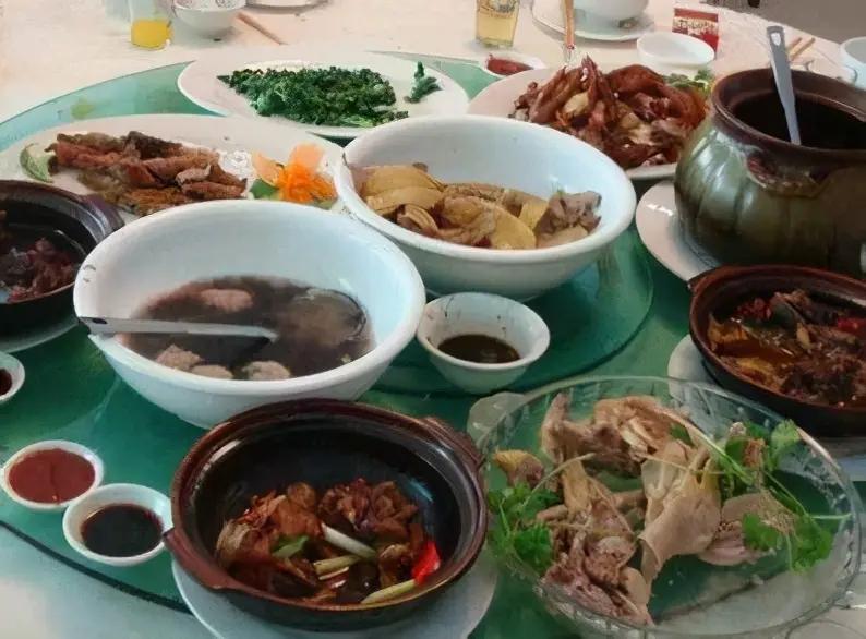 一家三口經常吃隔夜的食物中毒 這4種食物你別再隔夜吃了
