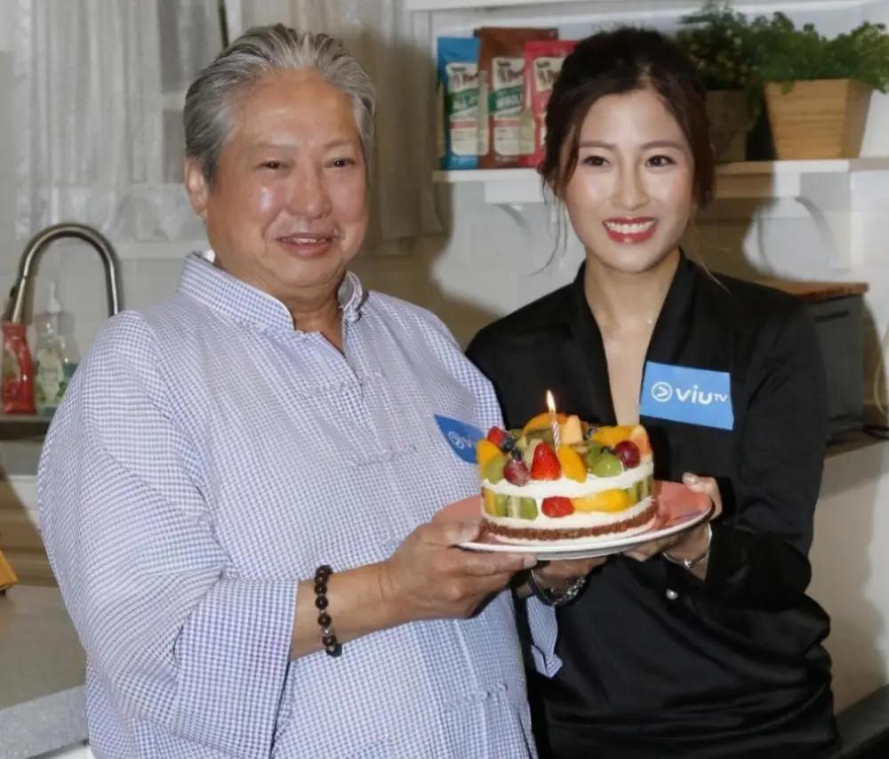 洪金宝手术后忽胖忽瘦引担忧 儿媳妇回应:他很健康 每天断食16小时