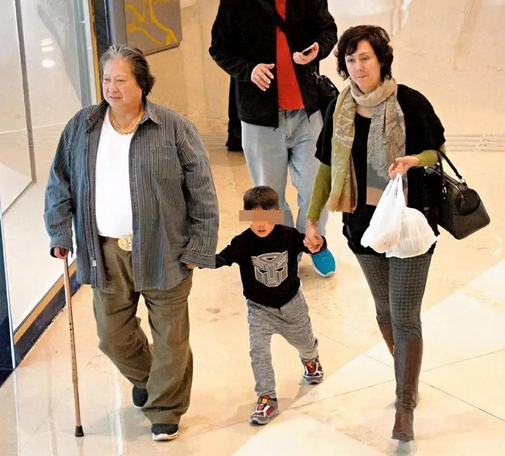 洪金宝手术后忽胖忽瘦引担忧 儿媳妇回应:他很健康 每天断食16小时