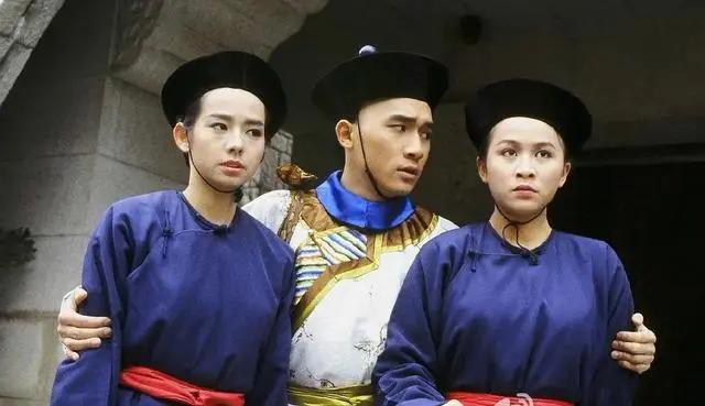 梁朝伟毛舜筠吴君如36年再同框 嘟嘴搞怪再现经典韦小宝