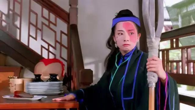 梁朝伟毛舜筠吴君如36年再同框 嘟嘴搞怪再现经典韦小宝