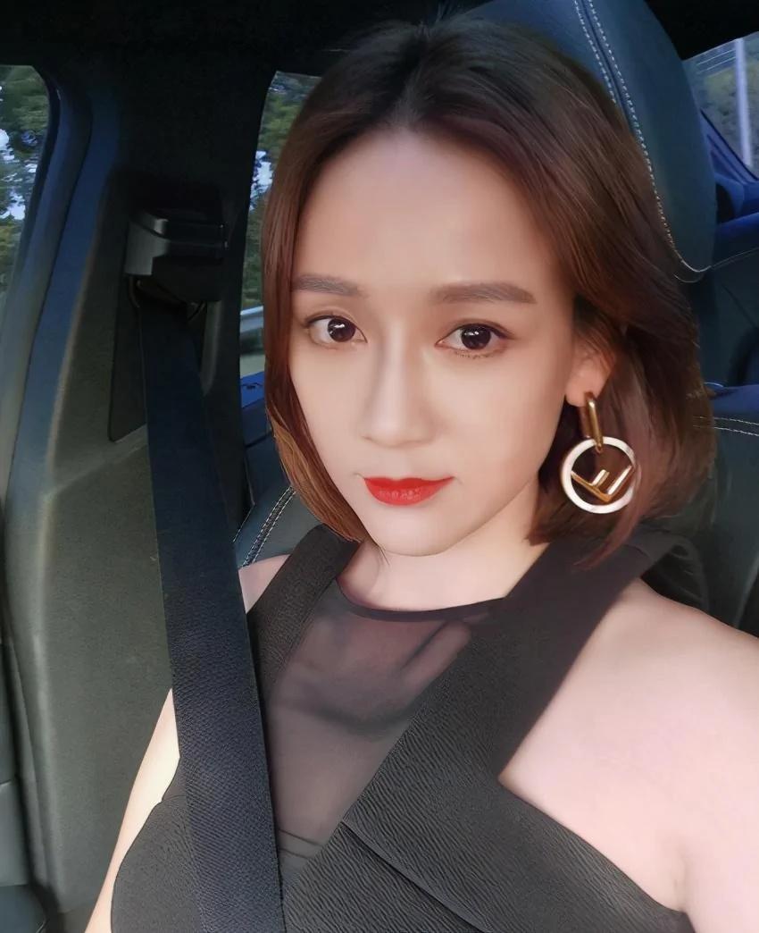 陈乔恩携富二代男友返台 晒亲友逗趣照