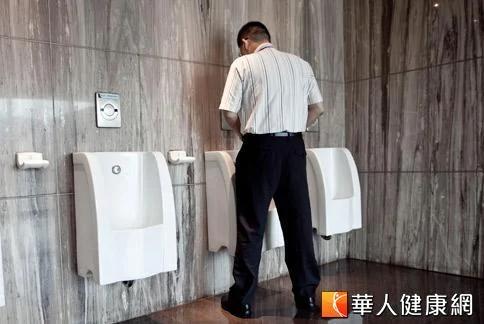 警讯!非疼痛血尿 恐恶性肿瘤