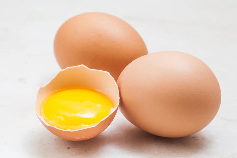 高血脂的人每天吃一個雞蛋結果會怎樣？他吃了17年 結果很意外