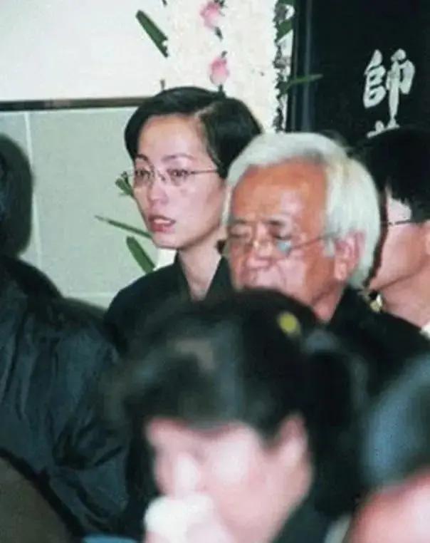 林正英病逝23年 苑琼丹再谈昔日旧情:不存在谁追谁