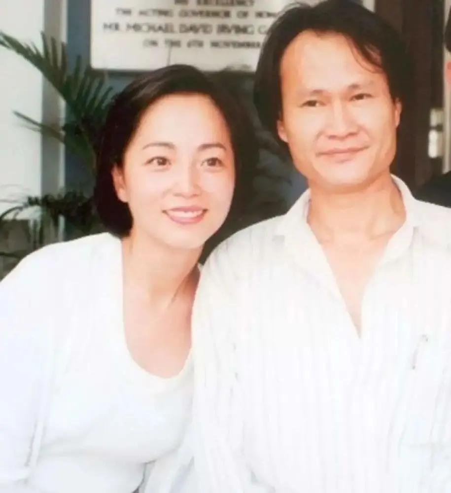 林正英病逝23年 苑琼丹再谈昔日旧情:不存在谁追谁