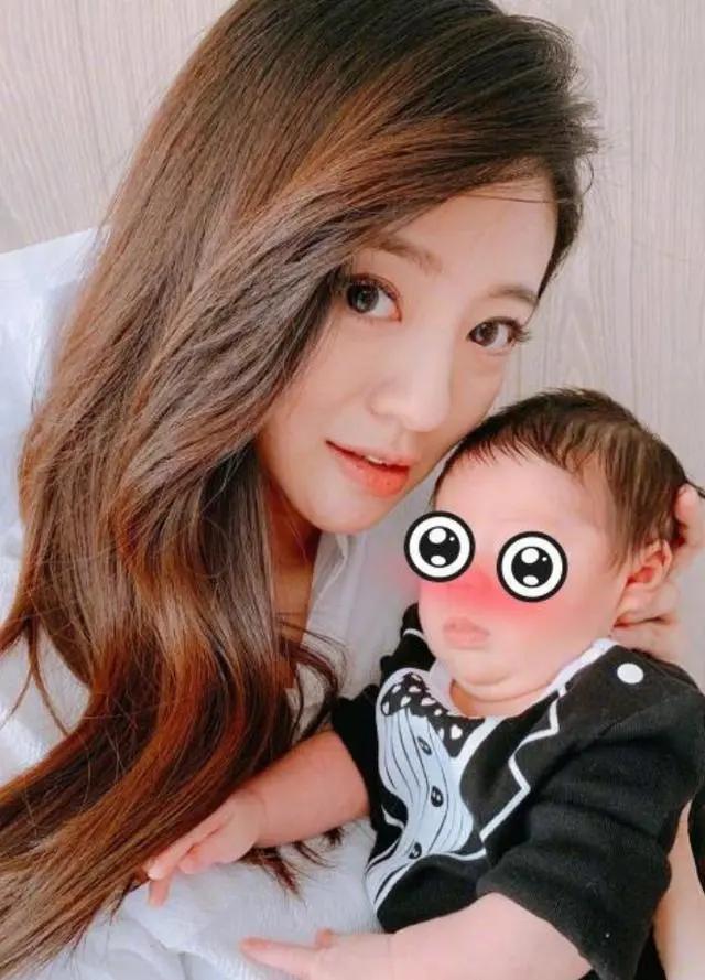 陈乔恩探望安以轩二胎女儿 透露宝宝颜值超高 甚至比亲妈还美