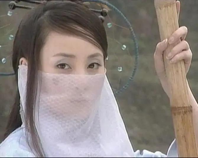《风云》中活泼美丽的幽若 如今42岁颜值依然抗打