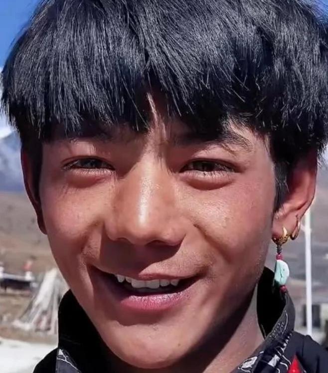 官方宣布签约康巴小伙 否认压榨对方 工资发到他退休