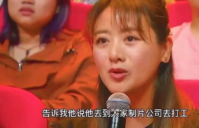 经超一家三口罕同框 3岁女儿有爸爸半人多高 小长腿优越星范十足