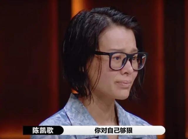 李乘德晒大儿子日常 3岁李奕霆被赞睫毛精 眉眼超像妈妈胡杏儿