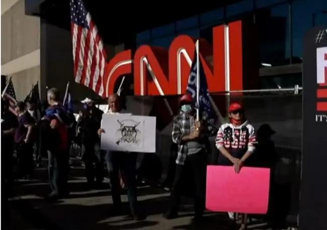 川普支持者全國集會 赴CNN總部抗議假新聞