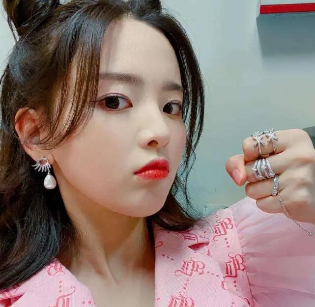 杨超越 没那么简单