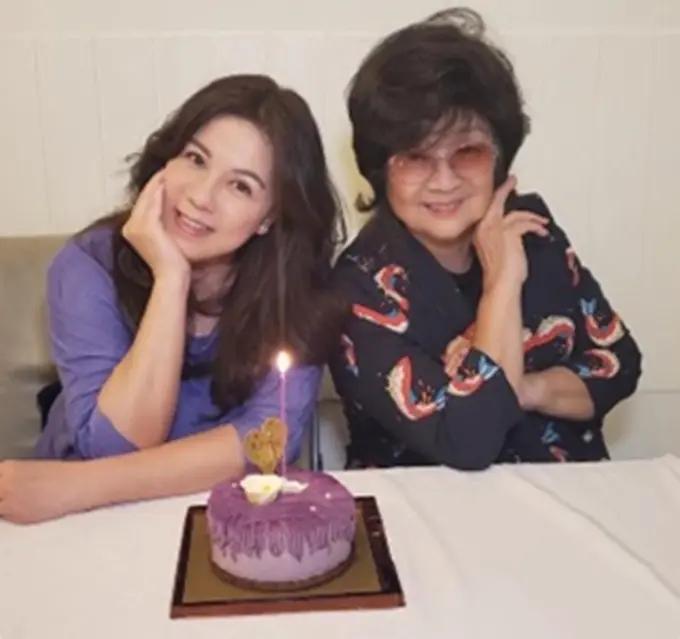 刘美娟生日 与71岁徐小凤同框卖萌 一代歌后无儿女却并不寂寞