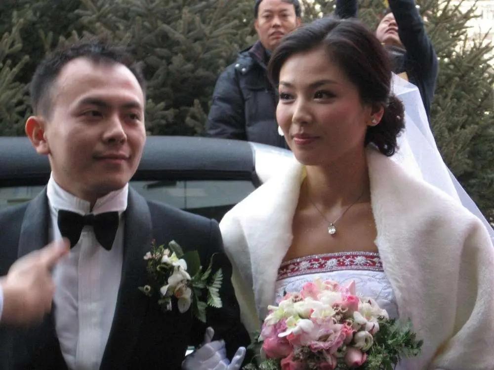 王珂高调表白刘涛:你带给我一个新世界 再次力破亏损12亿离婚传闻