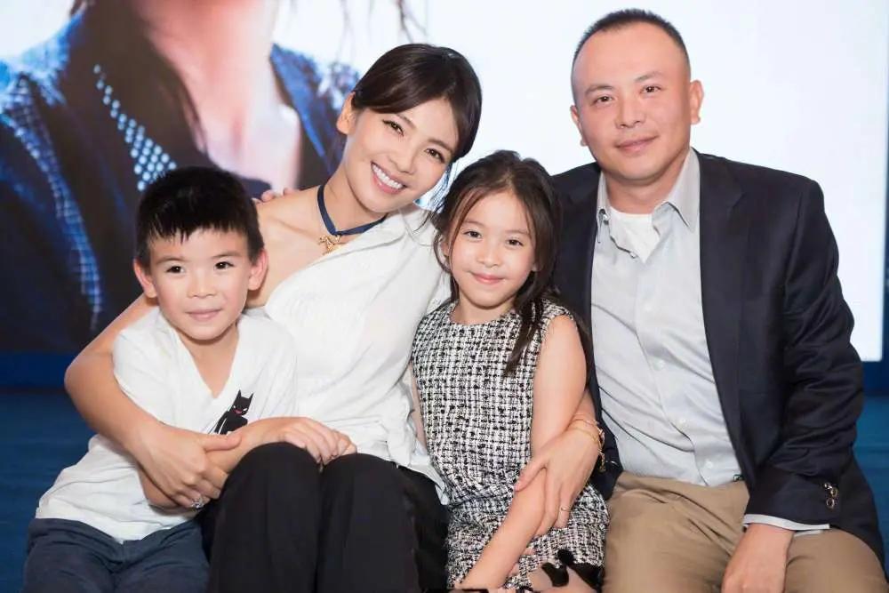 王珂高调表白刘涛:你带给我一个新世界 再次力破亏损12亿离婚传闻