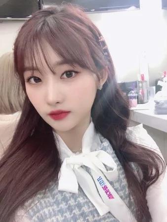 韩女团EVERGLOW两成员确诊!KPOP疫情连爆「同宿舍遭殃」