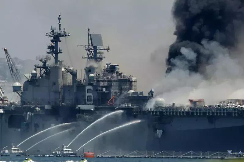 修不起！造價12億兩棲攻擊艦失火 美國決定銷毀