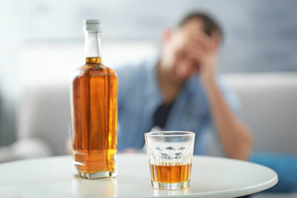 喝酒后 为何有人满身酒气 有人兴奋话多 有人昏睡?一文说清