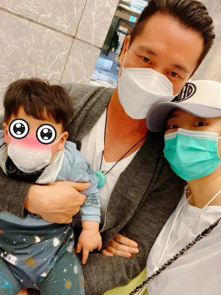 关颖和安以轩聚会照曝光 安以轩产后首出镜 扎着双马尾状态超好