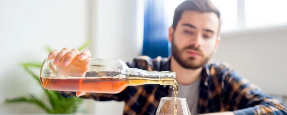 药酒不是人人都适合 喝药酒需要注意什么